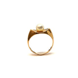 Gold ring with cultured pearl