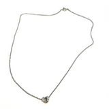 Vitgulds halsband med hänge hjärta